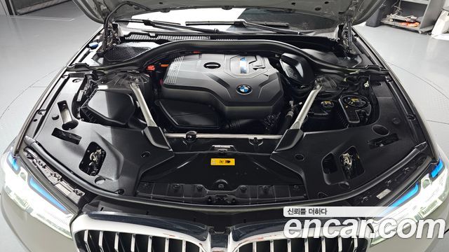 BMW 5-Series 530e Luxury