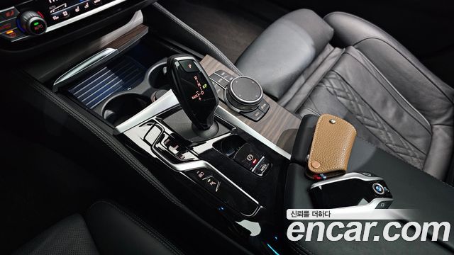 BMW 5-Series 530e Luxury