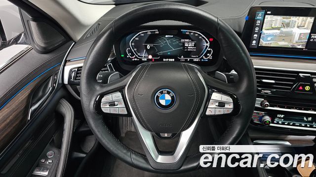 BMW 5-Series 530e Luxury