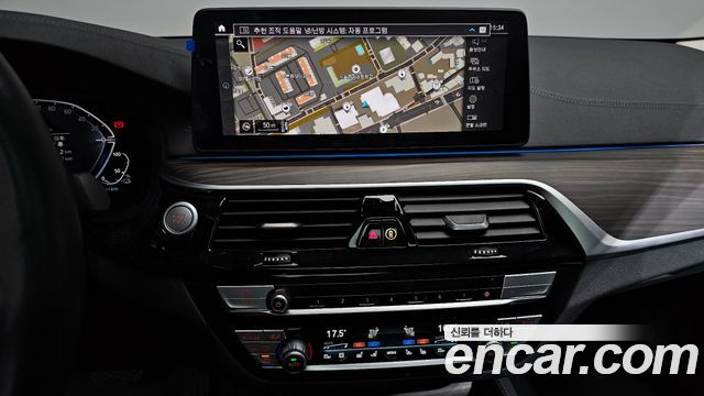 BMW 5-Series 530e Luxury