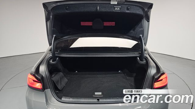 BMW 5-Series 530e Luxury