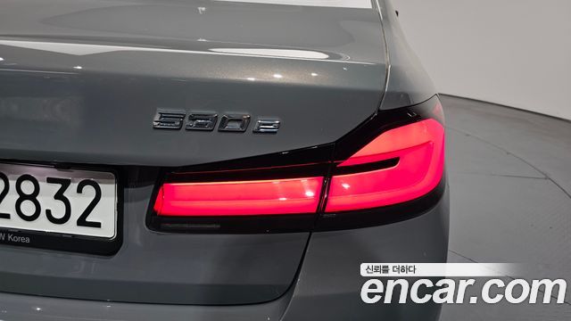 BMW 5-Series 530e Luxury