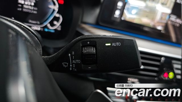 BMW 5-Series 530e Luxury