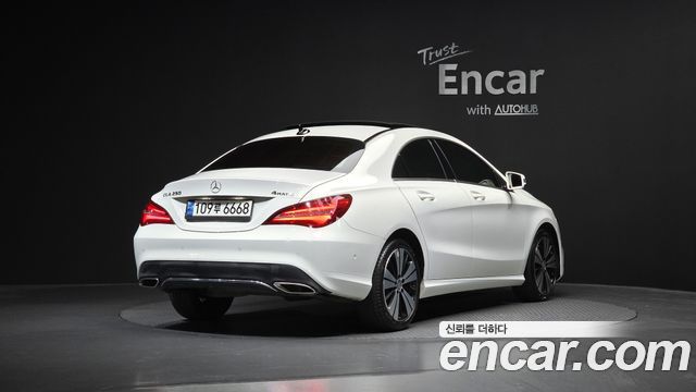 Mercedes-Benz CLA-Class CLA250 4MATIC