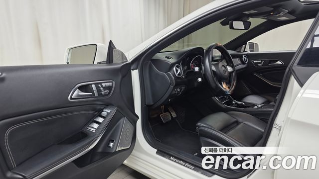 Mercedes-Benz CLA-Class CLA250 4MATIC