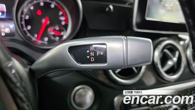 Mercedes-Benz CLA-Class CLA250 4MATIC