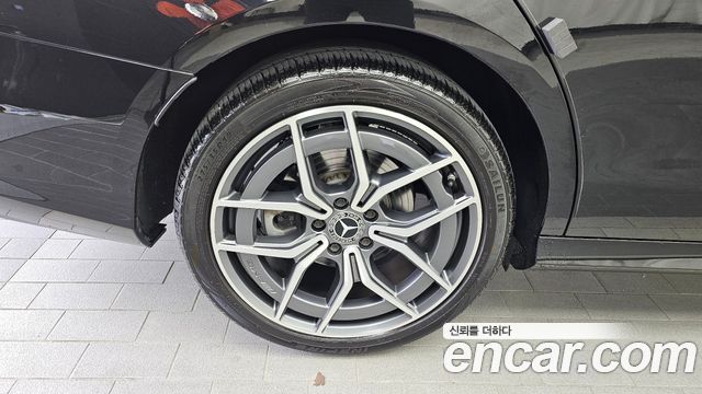 Mercedes-Benz E-Class E220d 4MATIC AMG Line