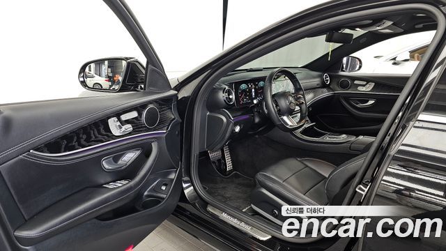Mercedes-Benz E-Class E220d 4MATIC AMG Line