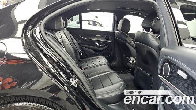 Mercedes-Benz E-Class E220d 4MATIC AMG Line