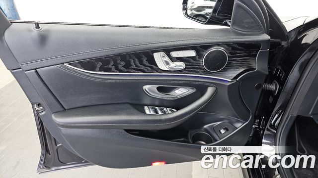 Mercedes-Benz E-Class E220d 4MATIC AMG Line
