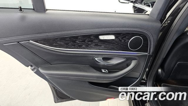 Mercedes-Benz E-Class E220d 4MATIC AMG Line