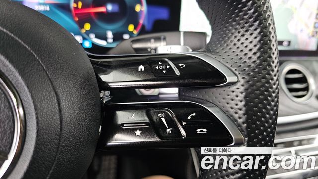 Mercedes-Benz E-Class E220d 4MATIC AMG Line