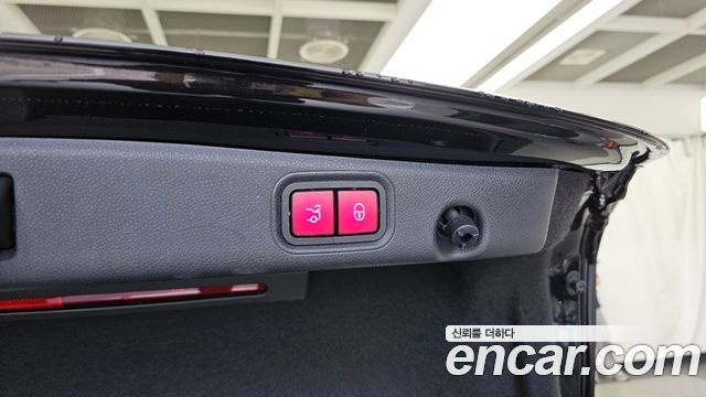 Mercedes-Benz E-Class E220d 4MATIC AMG Line
