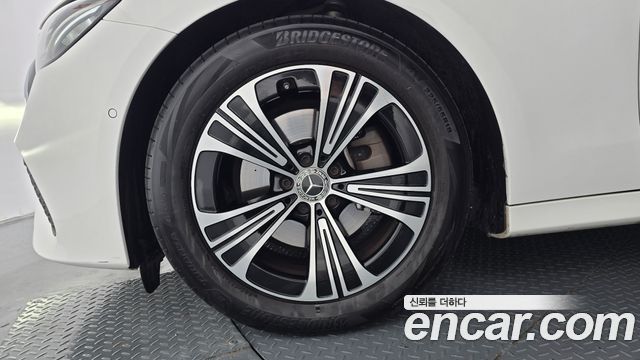 Mercedes-Benz E-Class E200 Avantgarde