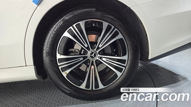 Mercedes-Benz E-Class E200 Avantgarde