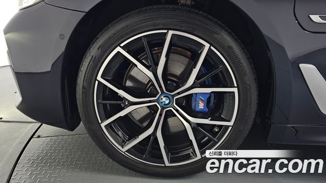BMW 5-Series 530e M Sport