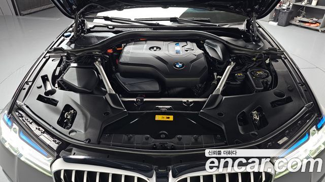 BMW 5-Series 530e M Sport