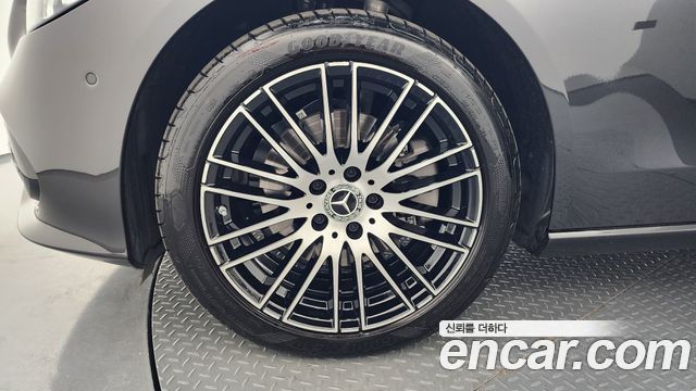 Mercedes-Benz C-Class C200 Avantgarde