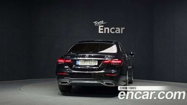 Mercedes-Benz E-Class E350 4MATIC AMG Line