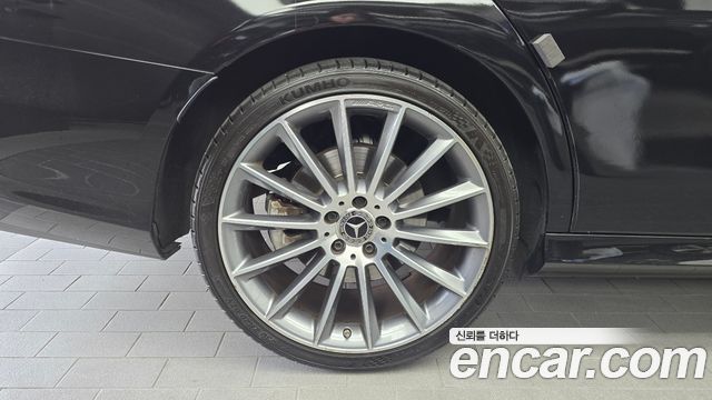 Mercedes-Benz E-Class E350 4MATIC AMG Line