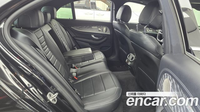 Mercedes-Benz E-Class E350 4MATIC AMG Line