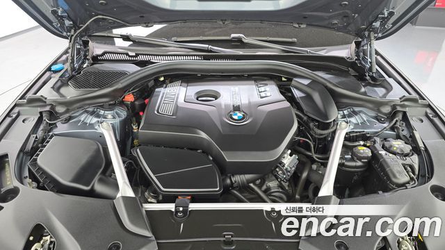 BMW 5-Series 520i Luxury