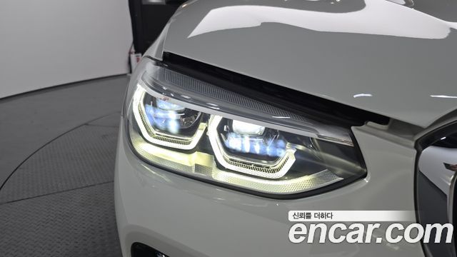 BMW X3 xDrive 20i M sports Online Exclusive Edition