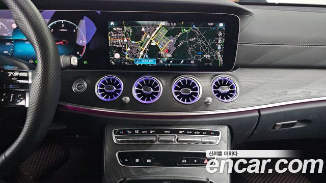 Mercedes-Benz E-Class E220d 4MATIC AMG Line