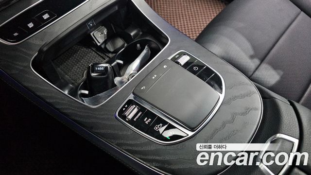 Mercedes-Benz E-Class E220d 4MATIC AMG Line