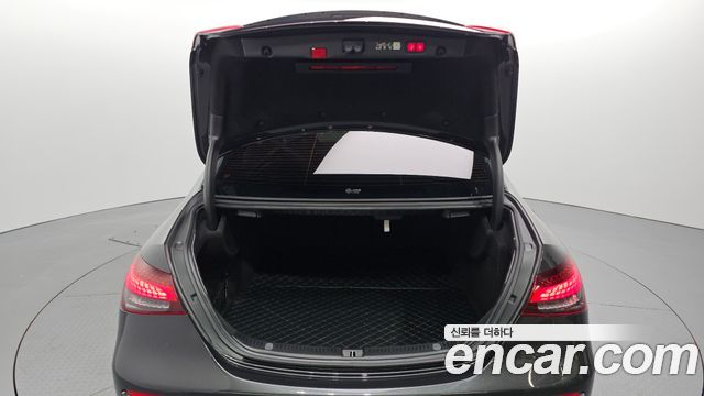 Mercedes-Benz E-Class E220d 4MATIC AMG Line
