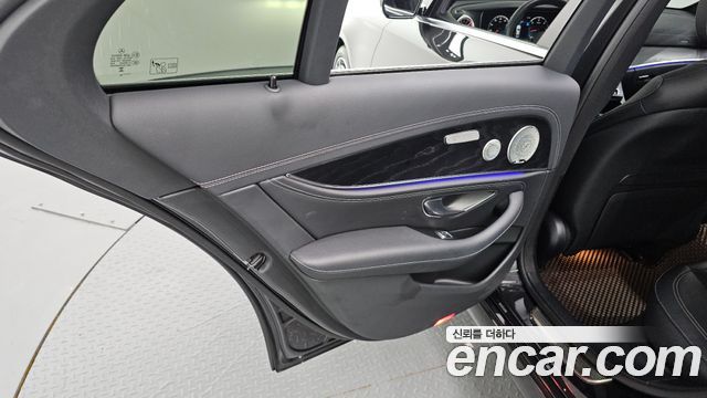 Mercedes-Benz E-Class E220d 4MATIC AMG Line