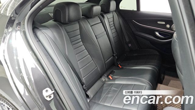 Mercedes-Benz E-Class E220d 4MATIC AMG Line