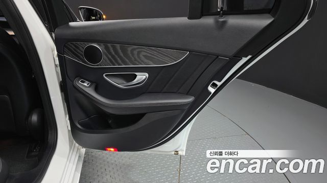 Mercedes-Benz C-Class C220 d 4MATIC AMG Line