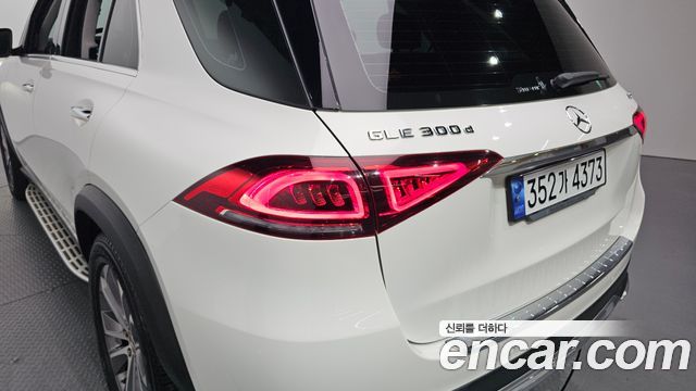 Mercedes-Benz GLE-Class GLE300d 4MATIC