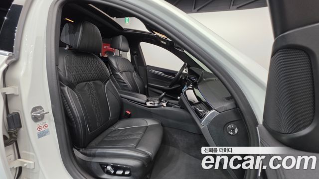 BMW 5-Series 520d xDrive M Sport Package Plus