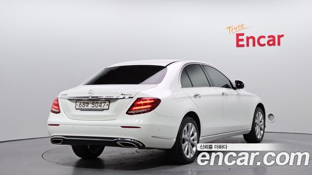 Mercedes-Benz E-Class E300 4MATIC Exclusive