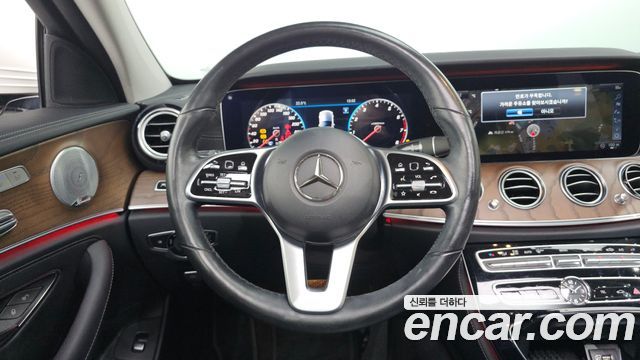 Mercedes-Benz E-Class E300 4MATIC Exclusive