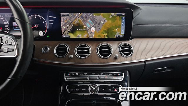 Mercedes-Benz E-Class E300 4MATIC Exclusive