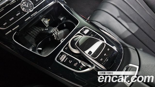 Mercedes-Benz E-Class E300 4MATIC Exclusive
