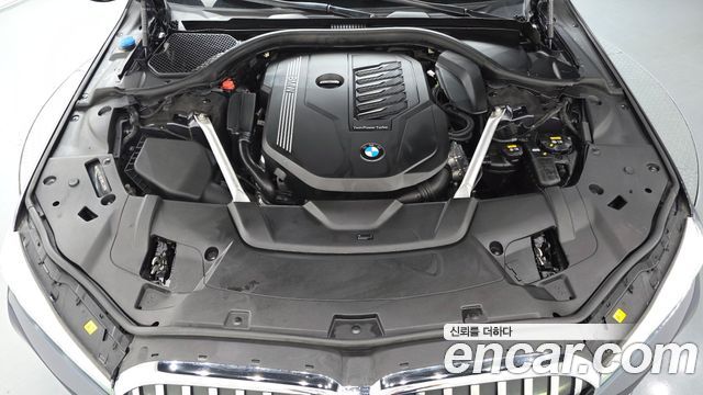BMW 7-Series 740Li xDrive Design Pure Excellence