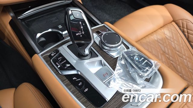 BMW 7-Series 740Li xDrive Design Pure Excellence