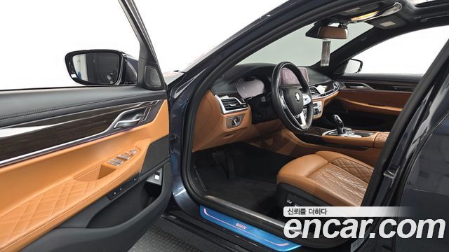 BMW 7-Series 740Li xDrive Design Pure Excellence