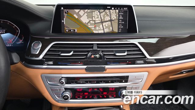 BMW 7-Series 740Li xDrive Design Pure Excellence