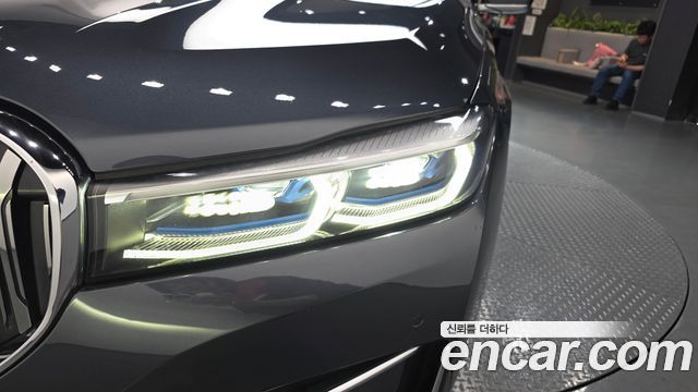BMW 7-Series 740Li xDrive Design Pure Excellence