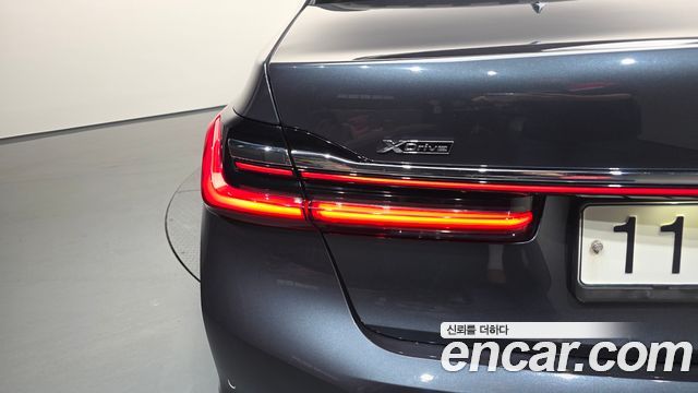 BMW 7-Series 740Li xDrive Design Pure Excellence
