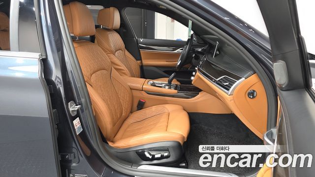 BMW 7-Series 740Li xDrive Design Pure Excellence