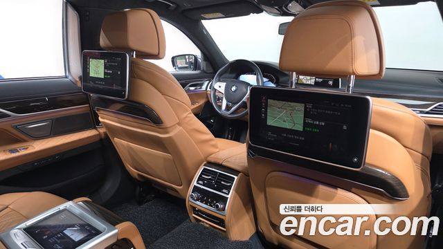 BMW 7-Series 740Li xDrive Design Pure Excellence