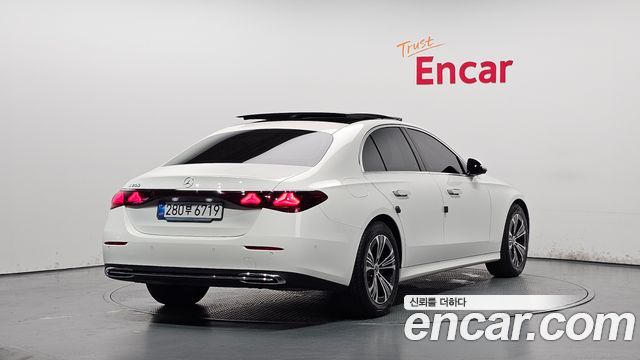 Mercedes-Benz E-Class E200 Avantgarde