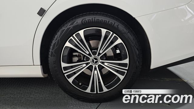 Mercedes-Benz E-Class E200 Avantgarde