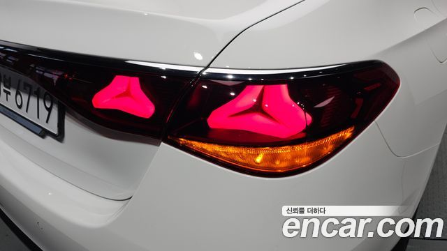 Mercedes-Benz E-Class E200 Avantgarde